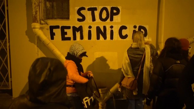 Stop Féminicides. Ces femmes se mobilisent contre les féminicides avec des collages