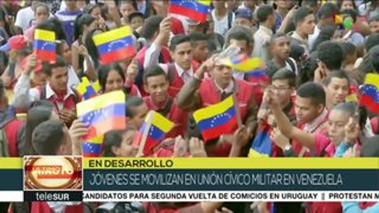 Universitarios venezolanos realizan gran marcha por la paz