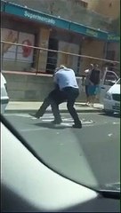 Vídeo Viral: Brutal pelea de dos taxistas españoles por un 'mísero' turista