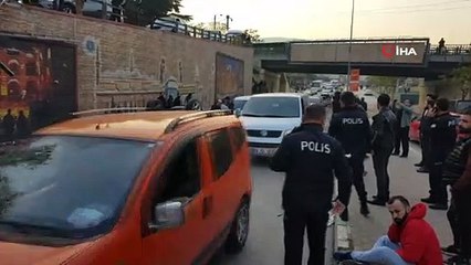 Köprüden aşağıya uçan araçta can pazarı