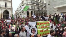 المحتجون الجزائريون يتظاهرون ليوم الجمعة الـ40 ضد الانتخابات
