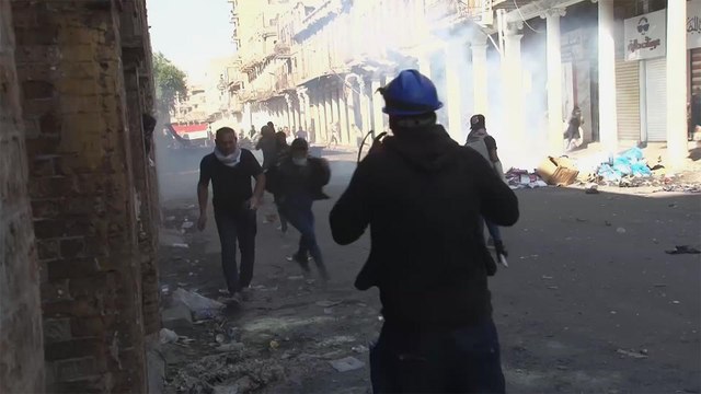 مواجهات عنيفة بين قوى الأمن والمتظاهرين في العراق.. ما الحل؟
