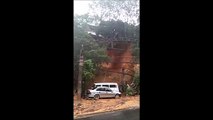 Barranco cede e atinge carros em Vila Garrido, Vila Velha