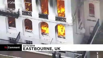 Dramatische Bilder: Feuer zerstört Hotel in Eastbourne