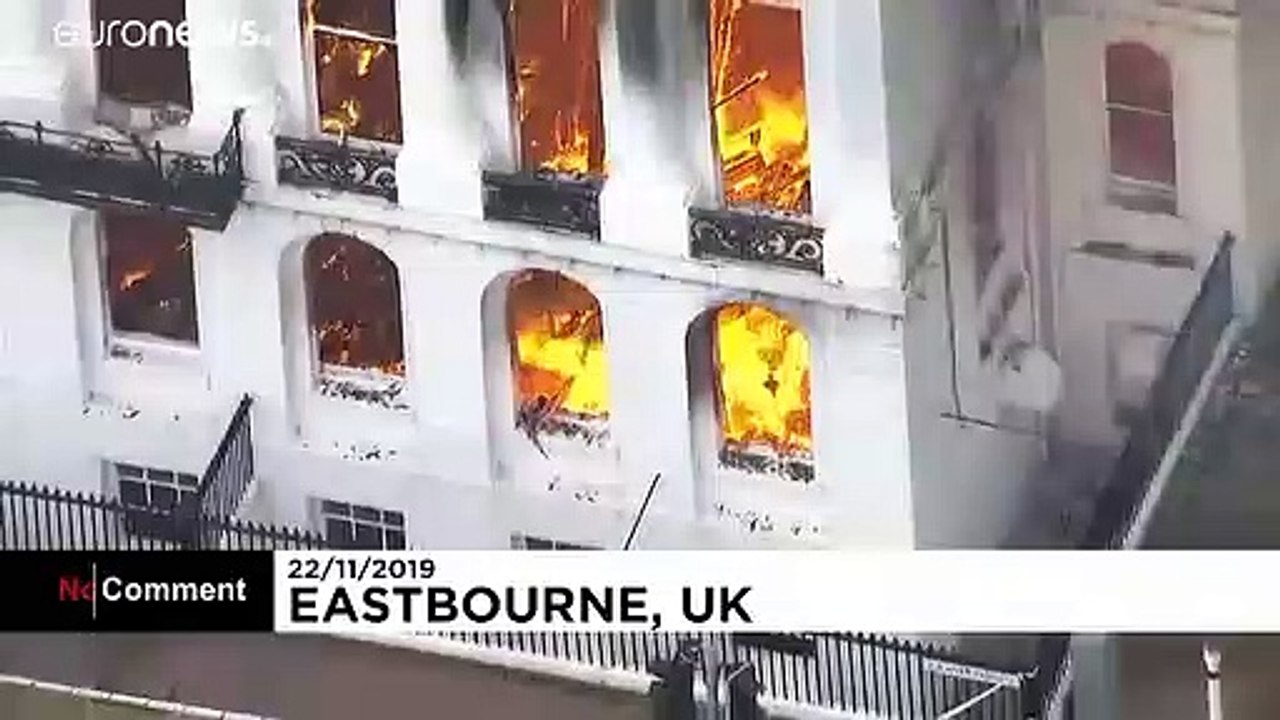 Dramatische Bilder: Feuer zerstört Hotel in Eastbourne
