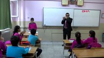 İzmir çernobil faciasında gözlerini kaybeden öğretmenin meslek aşkı