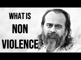 Is non-violence about not fighting the false and evil? || Acharya Prashant (2019)