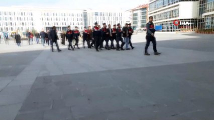 Jandarma ekipleri operasyonla paha biçilemeyen saf altın Hz. İsa heykeli ele geçirdi