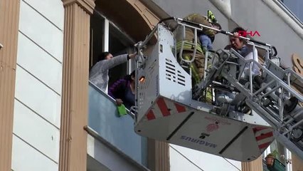 İstanbul-esenyurt'ta yangın, mahsur kalanları itfaiye kurtardı