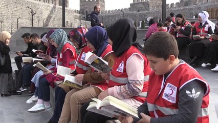 Evden getirdikleri kitapları okuduktan sonra köylere göndermek için bağışladılar - KAYSERİ