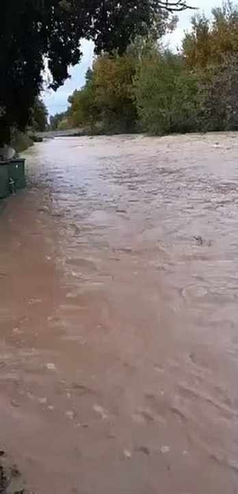 Épisode méditerranéen en Provence : à Pertuis, l'Eze déborde