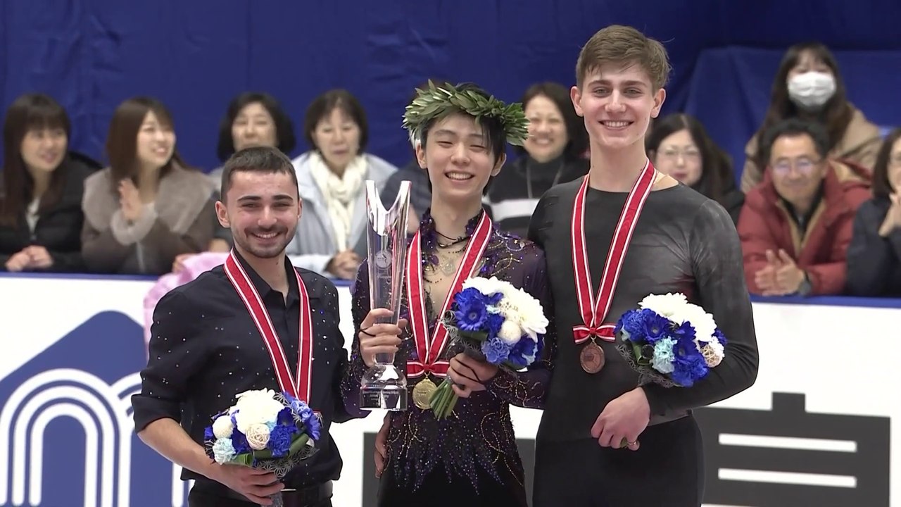 2019 NHK Trophy Men Medal Ceremony (No Commentary) 1080p - Yuzuru Hanyu, Kevin Aymoz, Roman Sadovsky