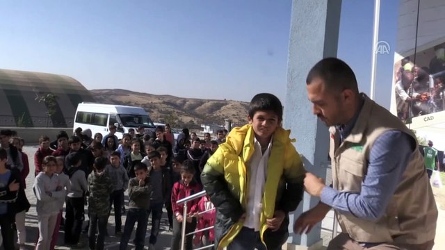 197 çocuğa kışlık giysi yardımı - SİİRT