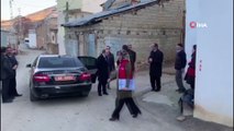 Köy ziyaretinde bulunan Vali Epcim, engelli vatandaşın isteğini geri çevirmedi