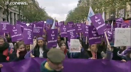 Gewalt gegen Frauen - Massendemonstrationen in Paris und Rom