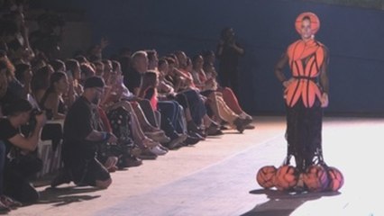 Clandestina inspira su nueva colección en la "carrera de obstáculos" de vivir en Cuba