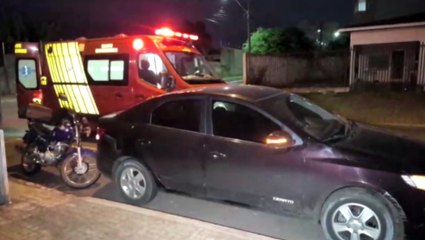 Carro e moto sem envolvem em batida e mulher fica ferida