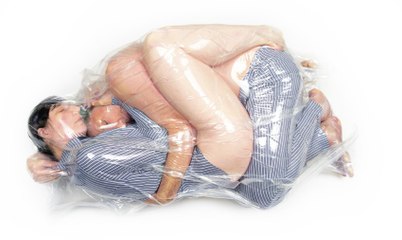 Ultima moda en Japón: fotos con tu pareja envasados los dos al vacío