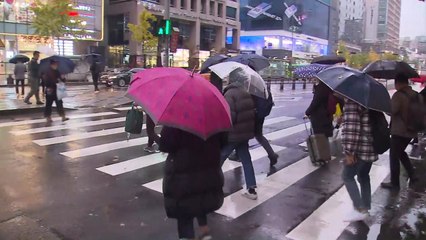 [날씨] 휴일 대부분 비...내일은 다시 영하권 추위 / YTN