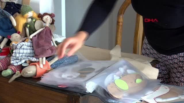 İzmir yapımına kızı için başladığı bebeklere amerika'dan sipariş alıyor