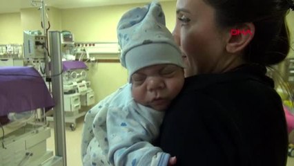 Hatay umut bebek, hayata tutundu