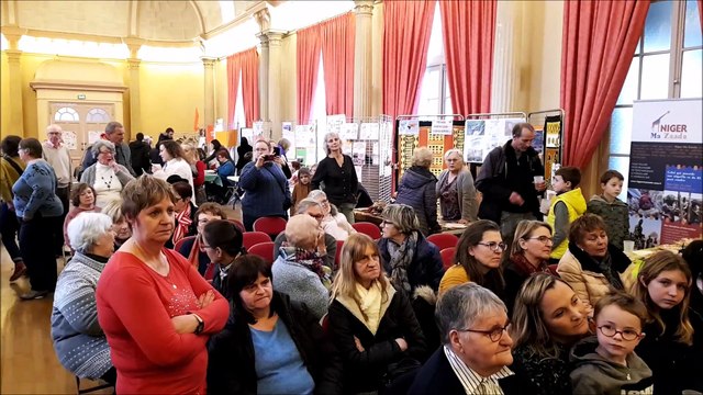Bar-le-Duc : deux tableaux, à deux mains en même temps, la performance de Ghazi Kriaa