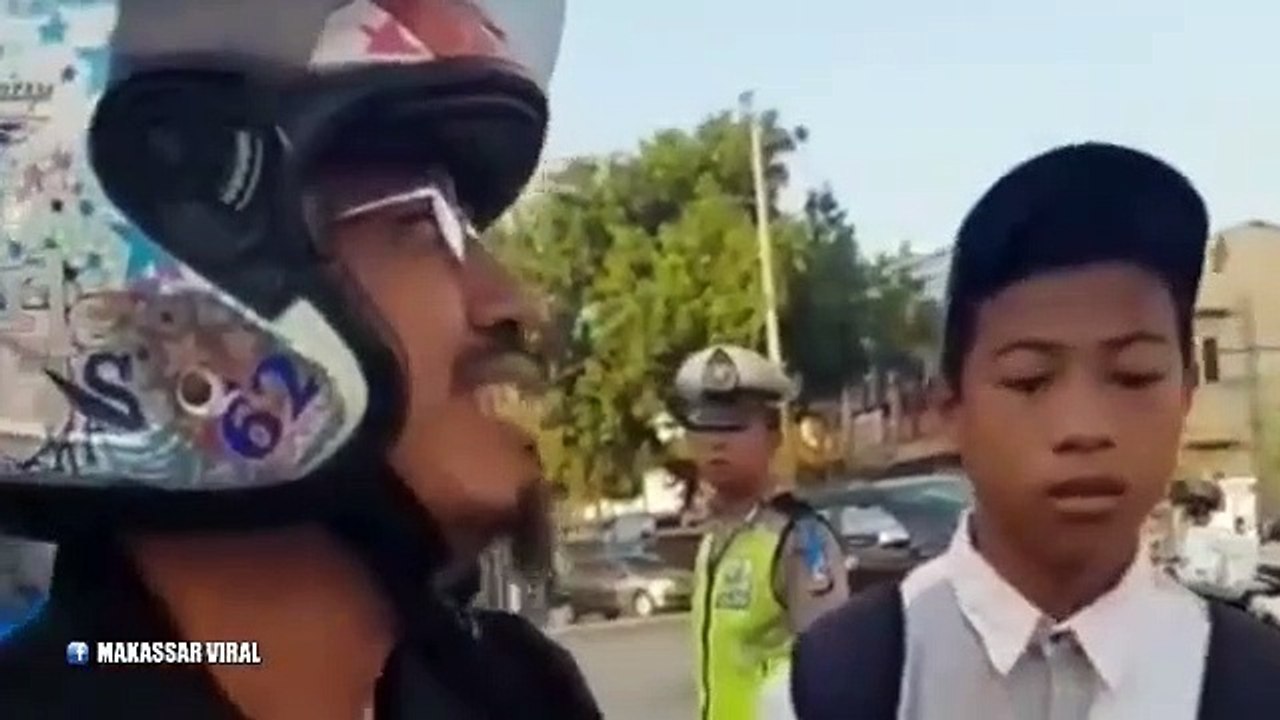 Viral, Bapak Ini Nangis Saat Terjaring Razia Polisi di Gowa