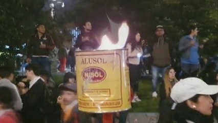 Colombianos se vuelcan de nuevo a las calles en protesta musical nocturna