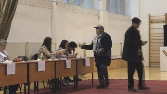 Más de 18 millones convocados en la segunda vuelta de las presidenciales en Rumanía