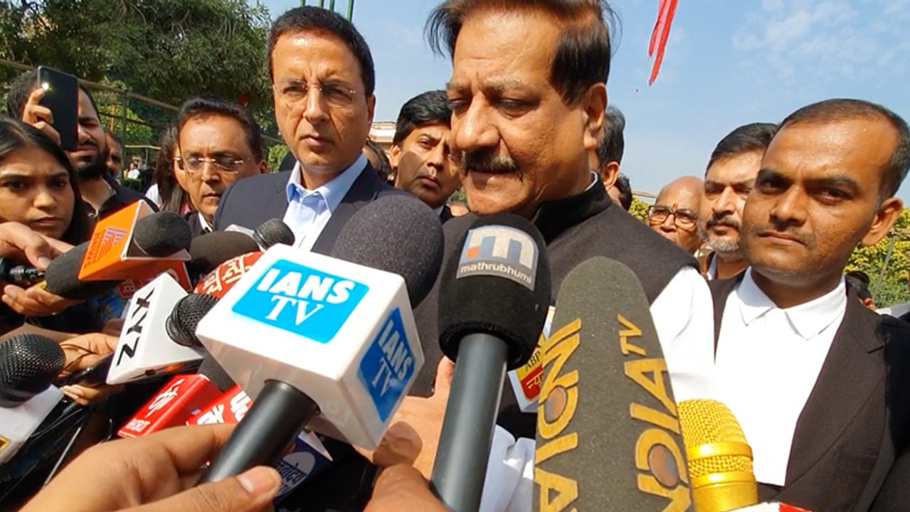 Congress demands floor test