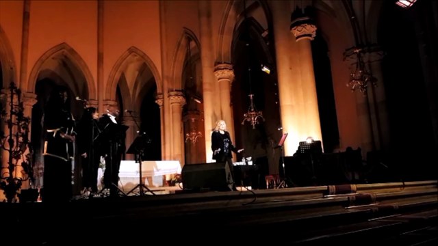 Nicoletta chante ses tubes à Belfort
