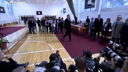 Présidentielle en Roumanie : le président sortant favori du second tour