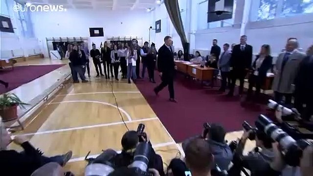 Présidentielle en Roumanie : le président sortant favori du second tour