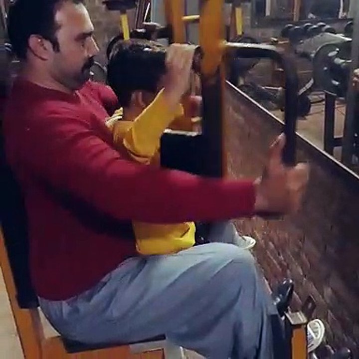 سعد اللہ رحیم اپنے بیٹے کے ساتھ