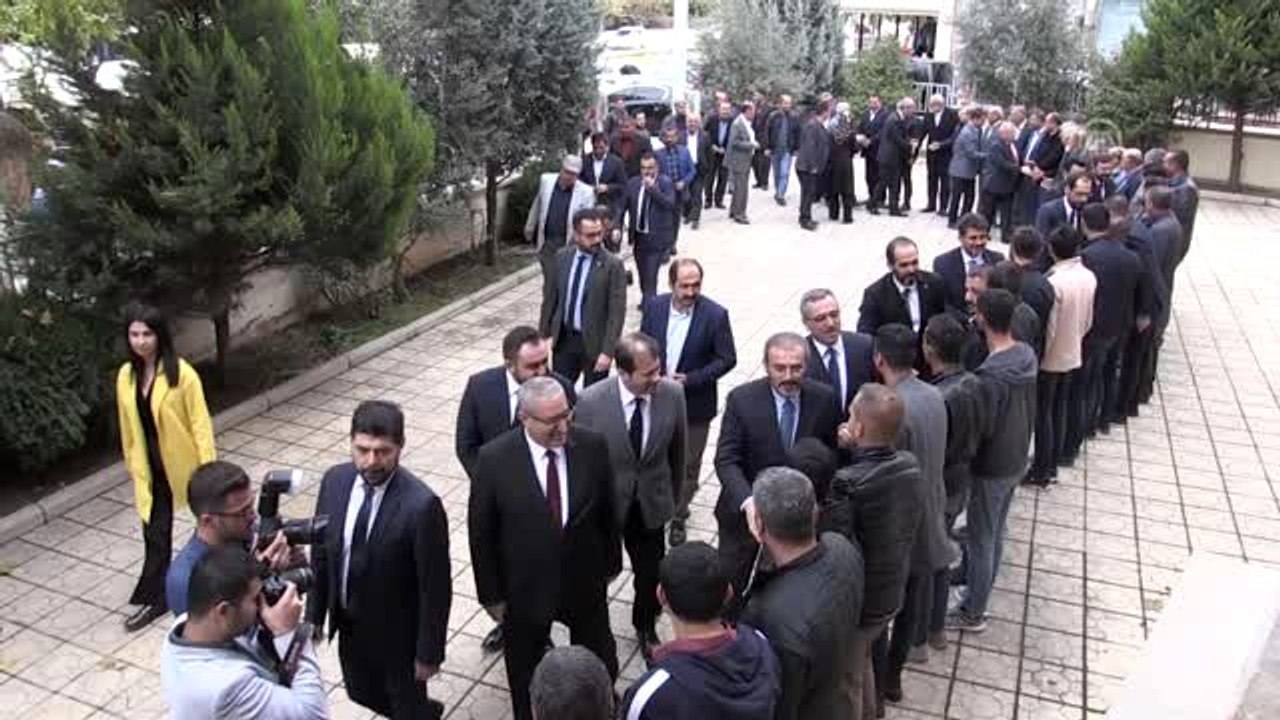 Mahir Ünal: "İftira üzerine siyaset yapılmaz"