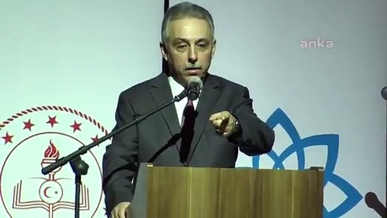 Vali'den öğretmene: 'Öğretmen gibi otur'