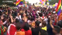 شاهد: أكثر من ألف شخص يشاركون في مسيرة فخر المثلية في نيودلهي الهندية