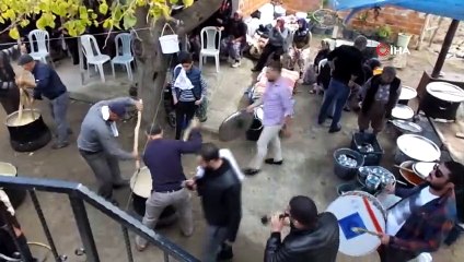 Balıkesir'de Davulla Keşkek Dövme Geleneği Devam Ediyor