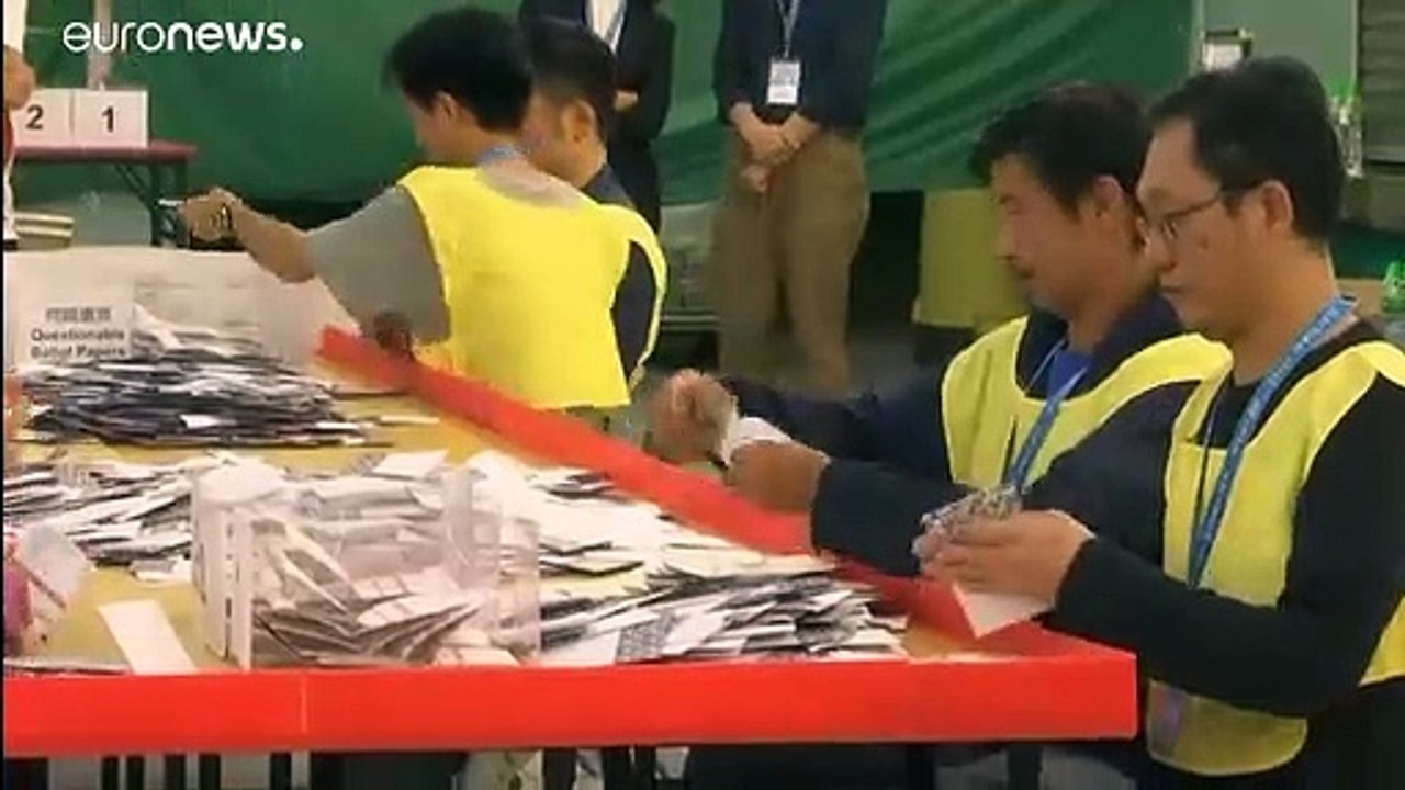 Récord de participación en las elecciones locales de Hong-Kong