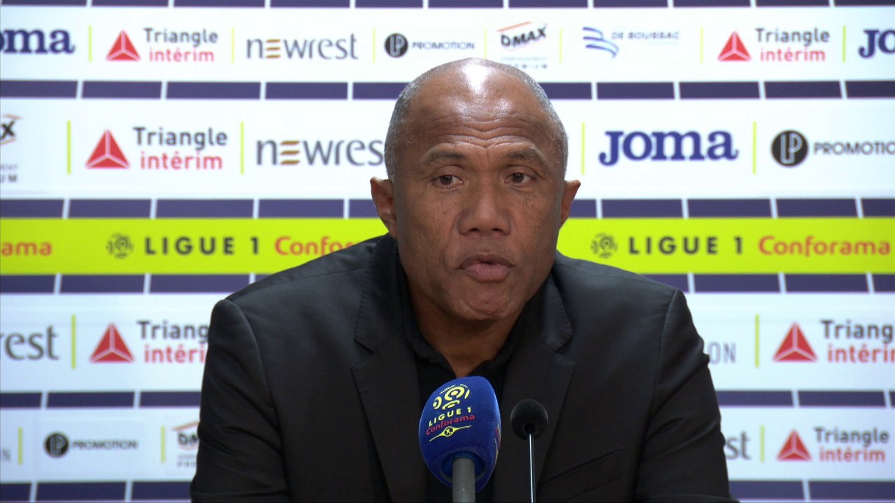 "Forcément, à dix, c'est plus compliqué...", Antoine Kombouaré après TFC/Marseille