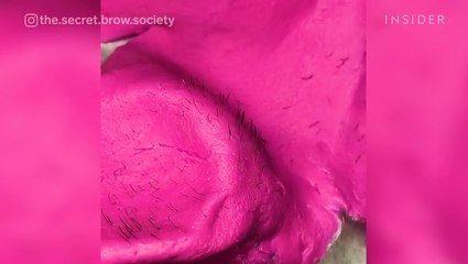 This wax mask removes the peach fuzz from your face