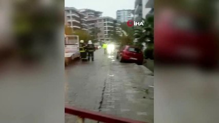 Kuşadası'nda istinat duvarı çöktü