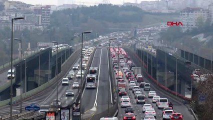 Okullar açıldı, istanbul'da trafik yoğunluğu yaşandı