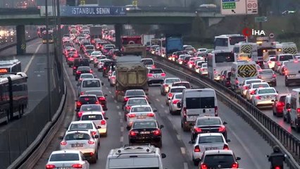 Okullar açıldı trafik yoğunluğu başladı