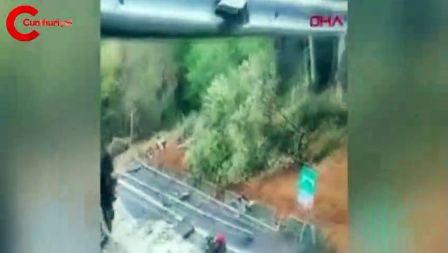 İtalya'da sel suları viyadük çökertti