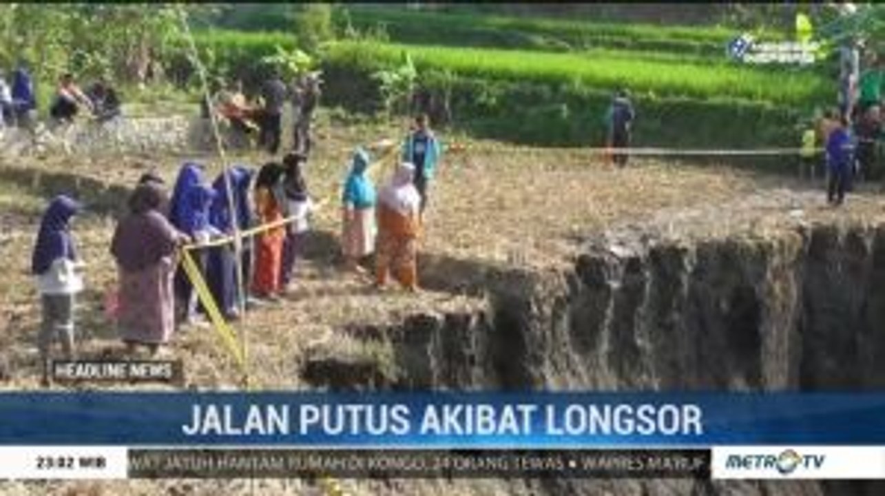 Jalan Penghubung Dua Desa Terputus Akibat Longsor