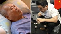 Dokter sedot urin pria tua demi selamatkan nyawanya di tengah penerbangan - TomoNews