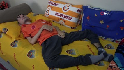 Kas hastası çocuklarını yaşatmak isteyen aile yardım bekliyor