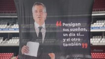 La afición del Guadalajara rinde homenaje al empresario Jorge Vergara