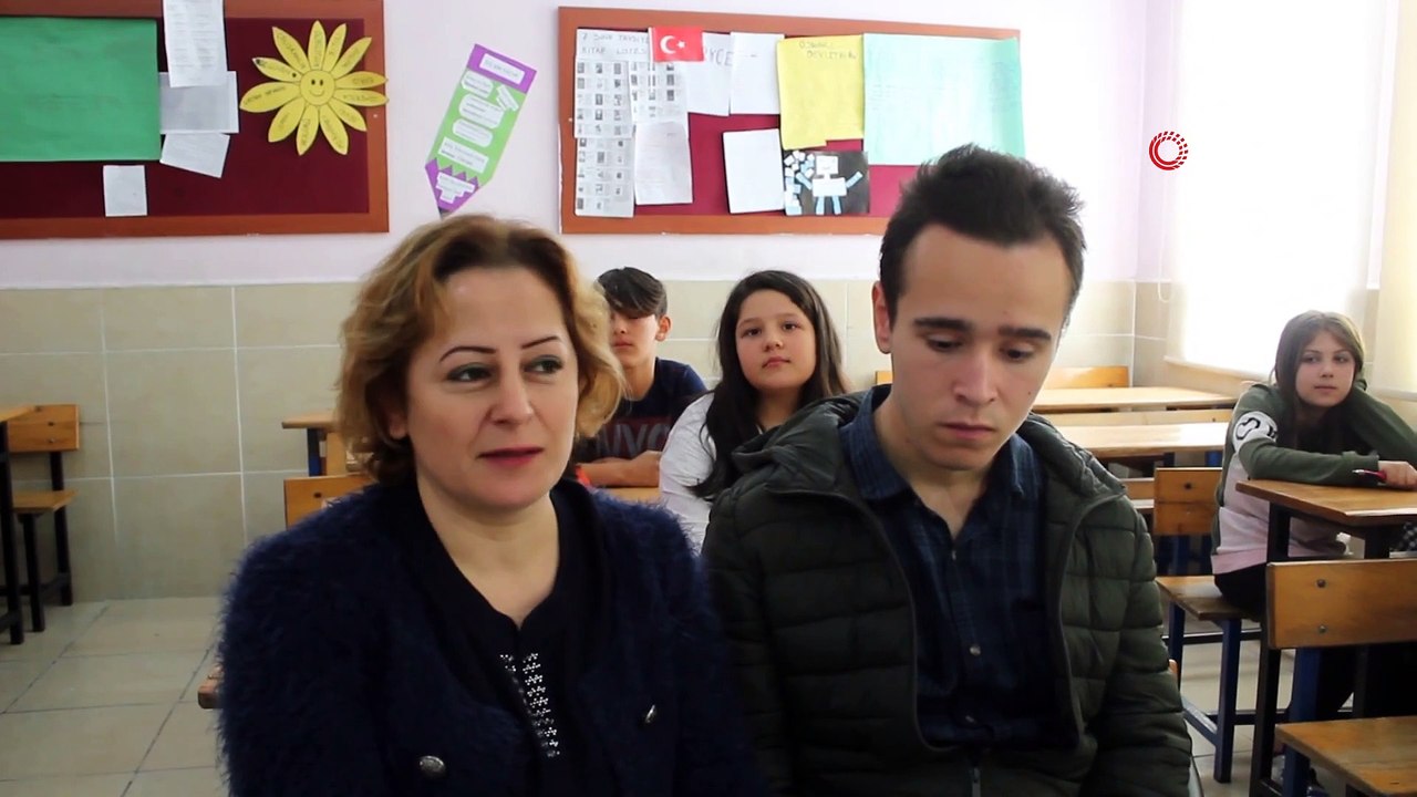 22 Yıllık Öğretmen Nuran Uçar'ın Öğretmenler Gününü Otizmli Oğlu Kutladı